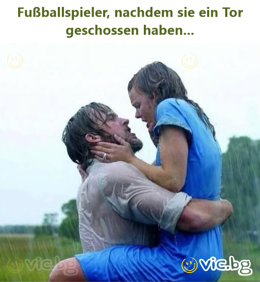 Fußballspieler, nachdem sie ein Tor geschossen haben...