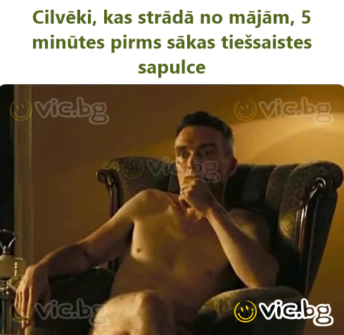 Cilvēki, kas strādā no mājām, 5 minūtes pirms sākas tiešsaistes sapulce