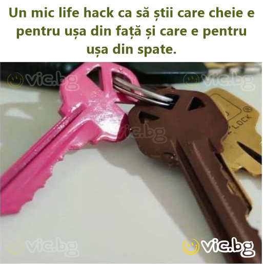 Un mic life hack ca să știi care cheie e pentru ușa din față și care e pentru ușa din spate.