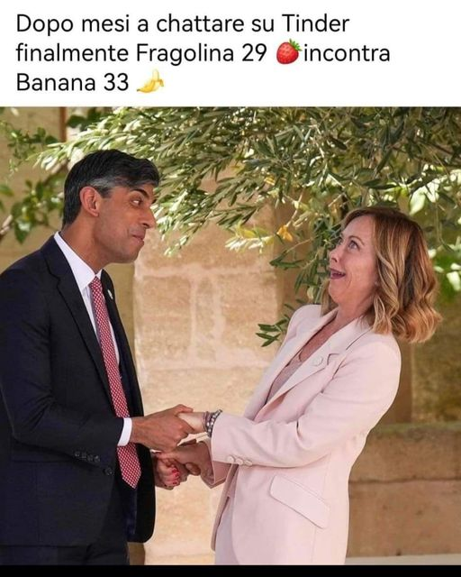 Dopo mesi a chattare su Tinder finalmente Fragolina 29 rincontra Banana 33