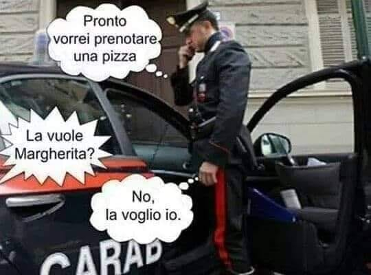 Pronto vorrei prenotare una pizza La vuole Margherita? No, la voglio io