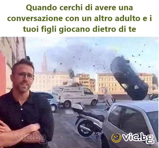 Quando cerchi di avere una conversazione con un altro adulto e i tuoi figli giocano dietro di te