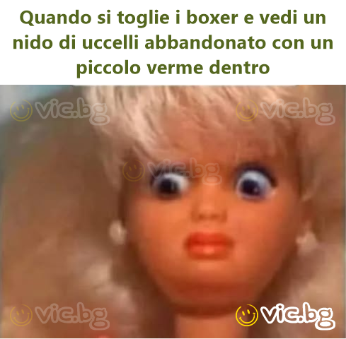 Quando si toglie i boxer e vedi un nido di uccelli abbandonato соn un piccolo verme dentro