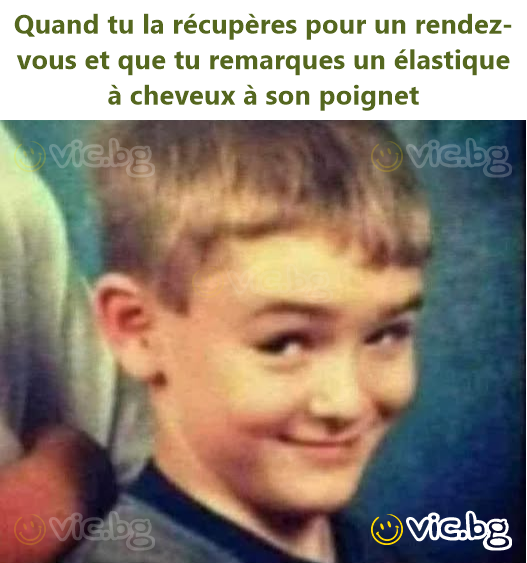 Quand tu la récupères pour un rendez-vous et que tu remarques un élastique à cheveux à son poignet