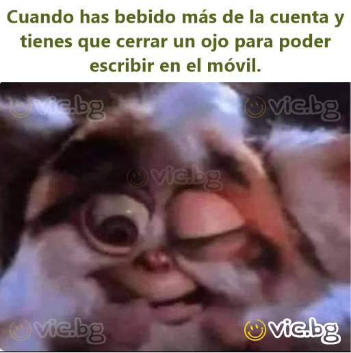 Cuando has bebido más de la cuenta y tienes que cerrar un ojo para poder escribir en el móvil.