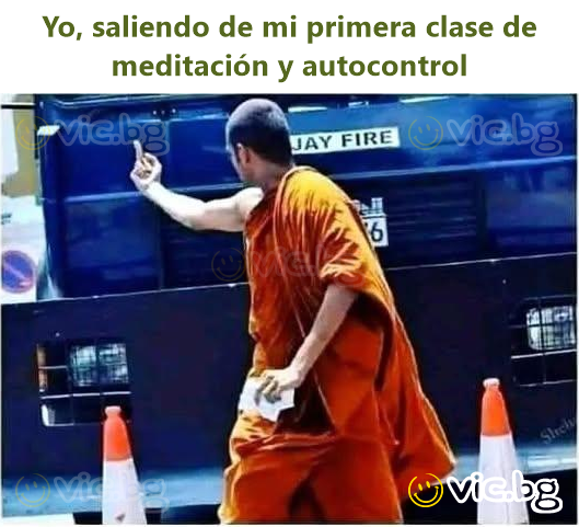 Yo, saliendo de mi primera clase de meditación y autocontrol