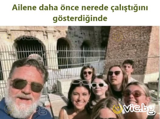 Ailene daha önce nerede çalıştığını gösterdiğinde