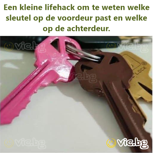 Een kleine lifehack om te weten welke sleutel op de voordeur past en welke op de achterdeur.
