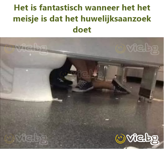 Het is fantastisch wanneer het het meisje is dat het huwelijksaanzoek doet
