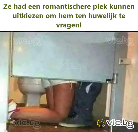 Ze had een romantischere plek kunnen uitkiezen om hem ten huwelijk te vragen!