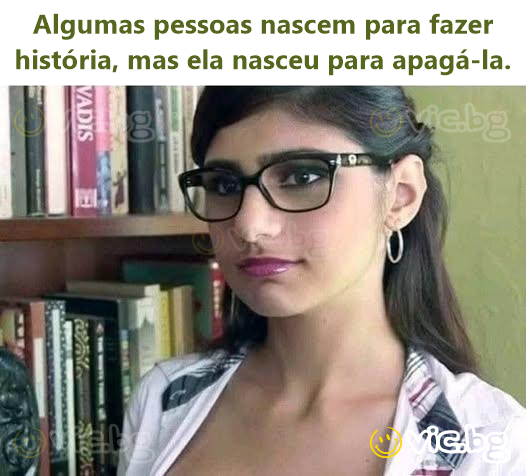 Algumas pessoas nascem para fazer história, mas ela nasceu para apagá-la.