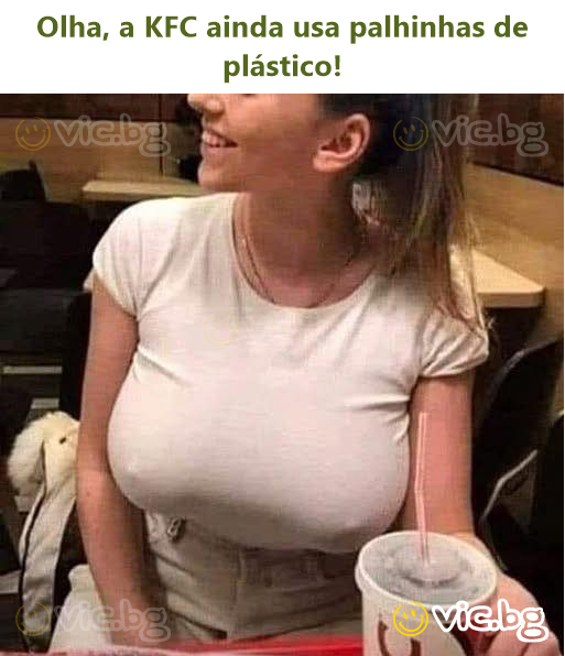 Olha, a KFC ainda usa palhinhas de plástico!