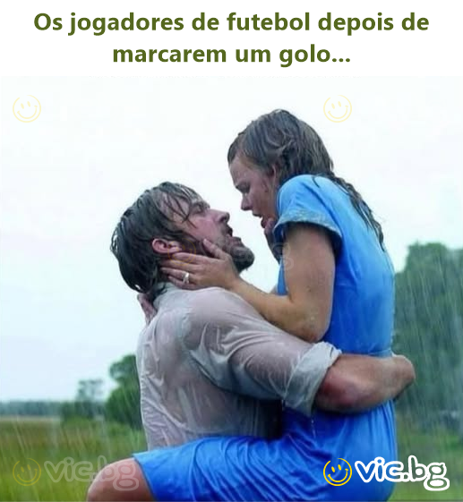 Os jogadores de futebol depois de marcarem um golo...