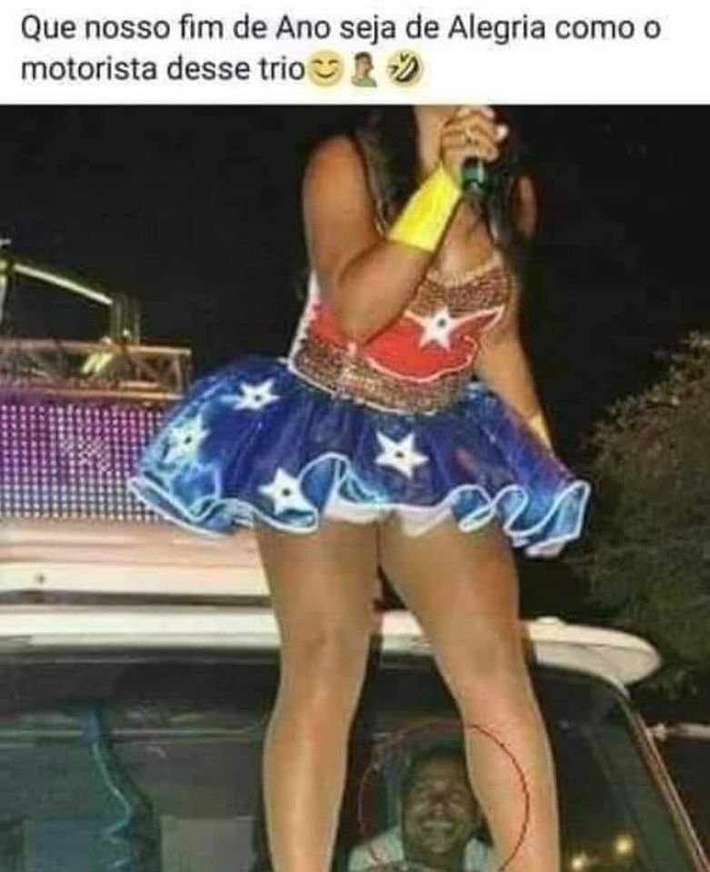 Que nosso fim de Ano seja de Alegria como o motorista desse trio