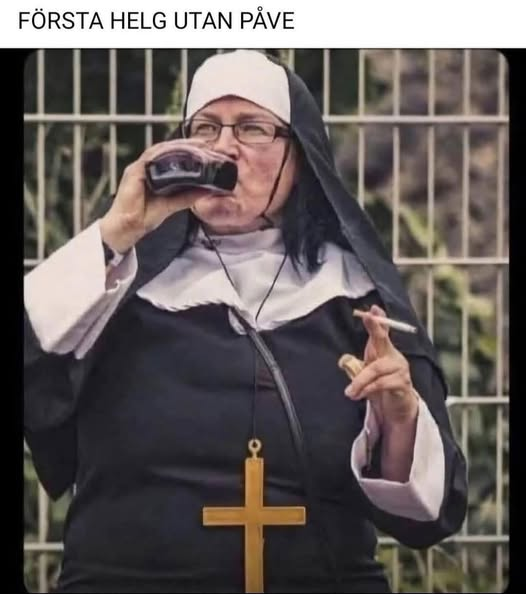 Första helg utan påve