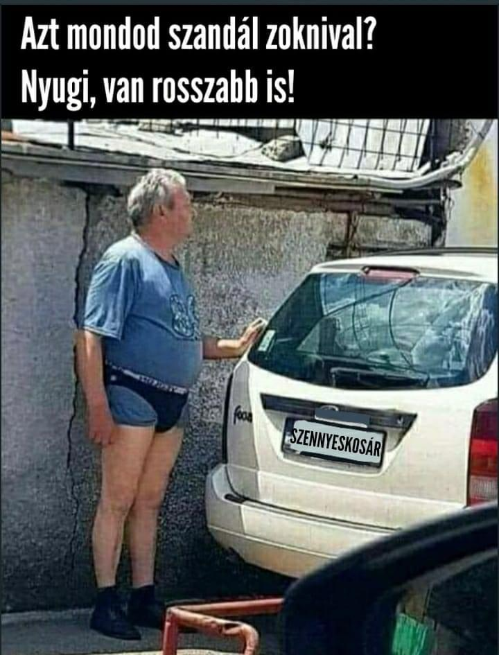 Azt mondod szandál zoknival? Nyugi, van rosszabb is!