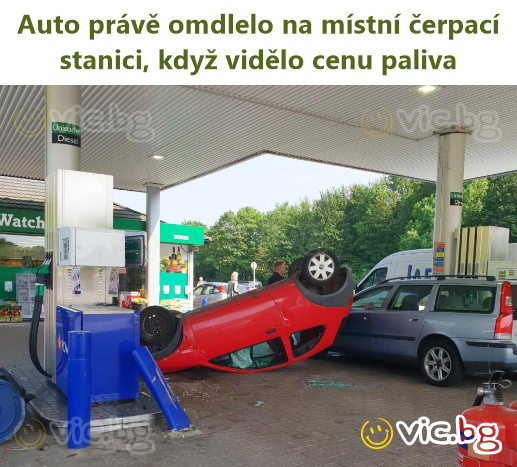 Auto právě omdlelo na místní čerpací stanici, když vidělo cenu paliva