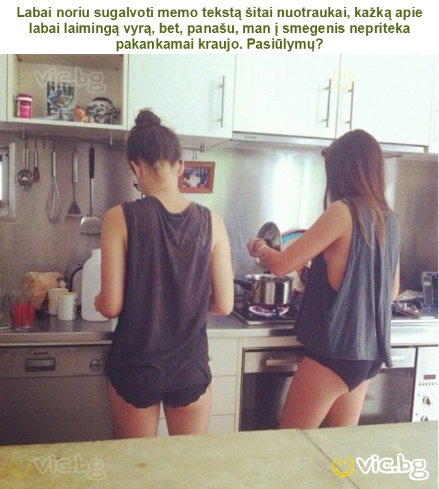 Labai noriu sugalvoti memo tekstą šitai nuotraukai, kažką apie labai laimingą vyrą, bet, panašu, man į smegenis nepriteka pakankamai kraujo. Pasiūlymų?