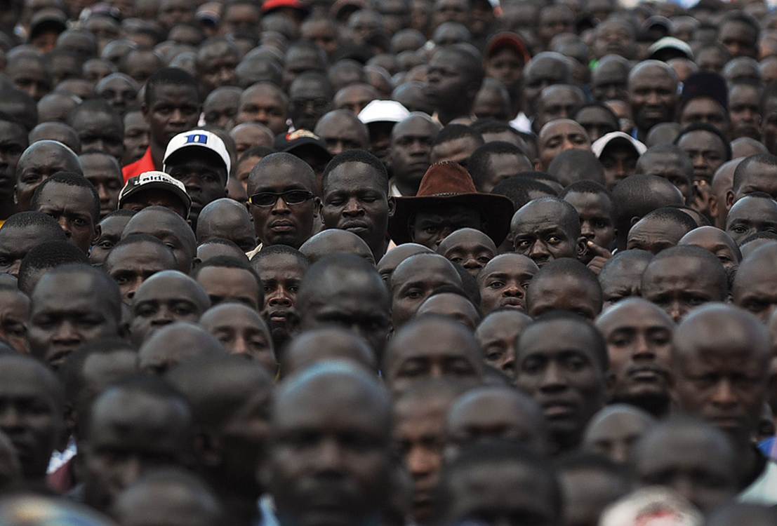 Хиляди германци излязоха да подкрепят Меркел за трети мандат