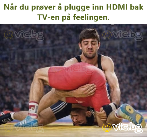 Når du prøver å plugge inn HDMI bak TV-en på feelingen.