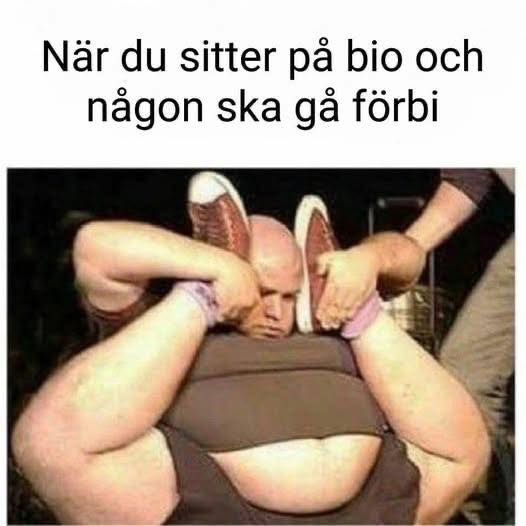 Når du sitter på bio och någon ska gå förbi