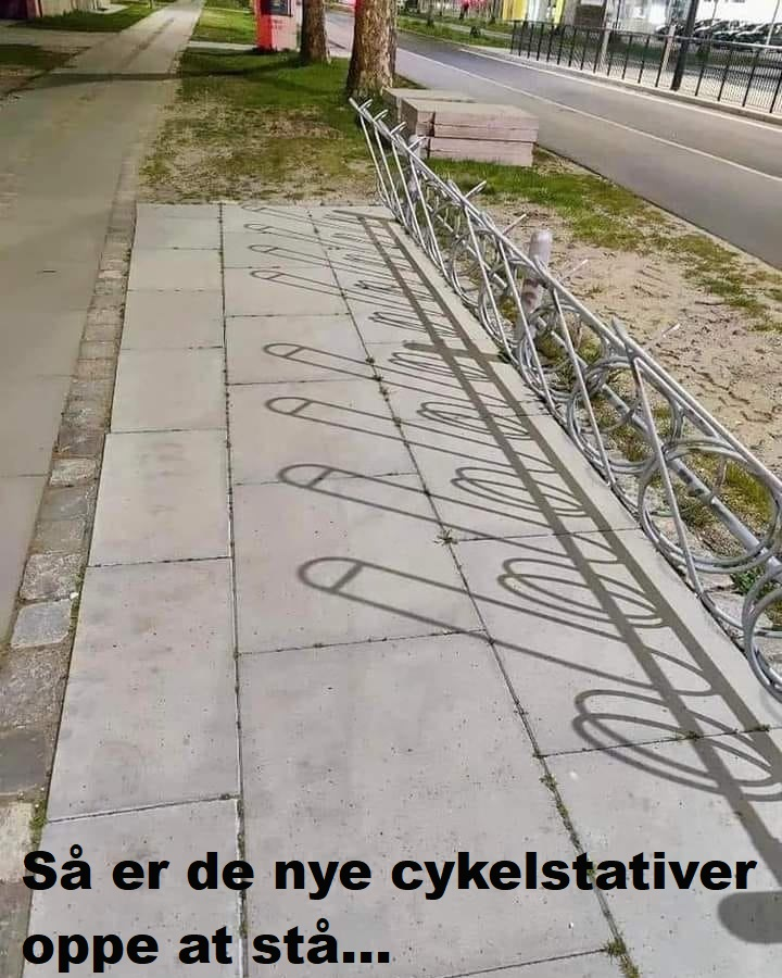 Så er de nye cykelstativer oppe at stå....